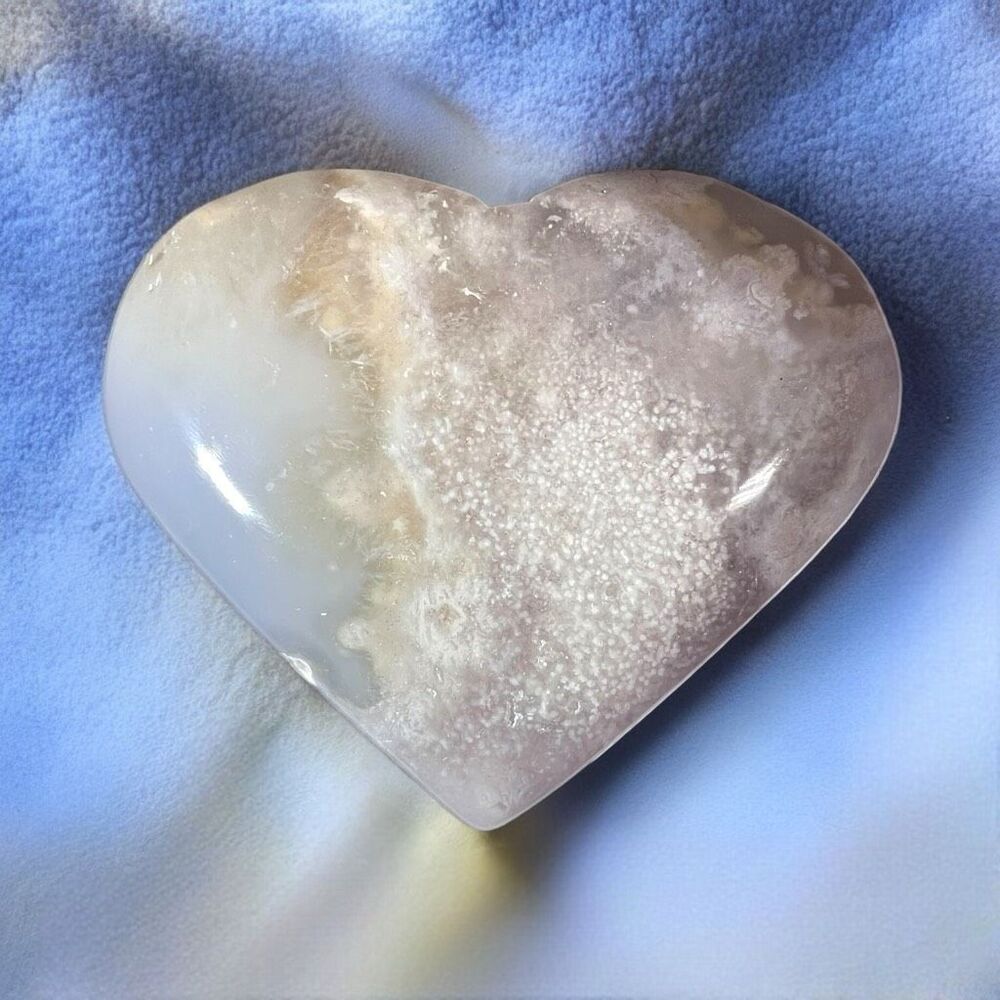 Flower Agate Heart‎ Carving
